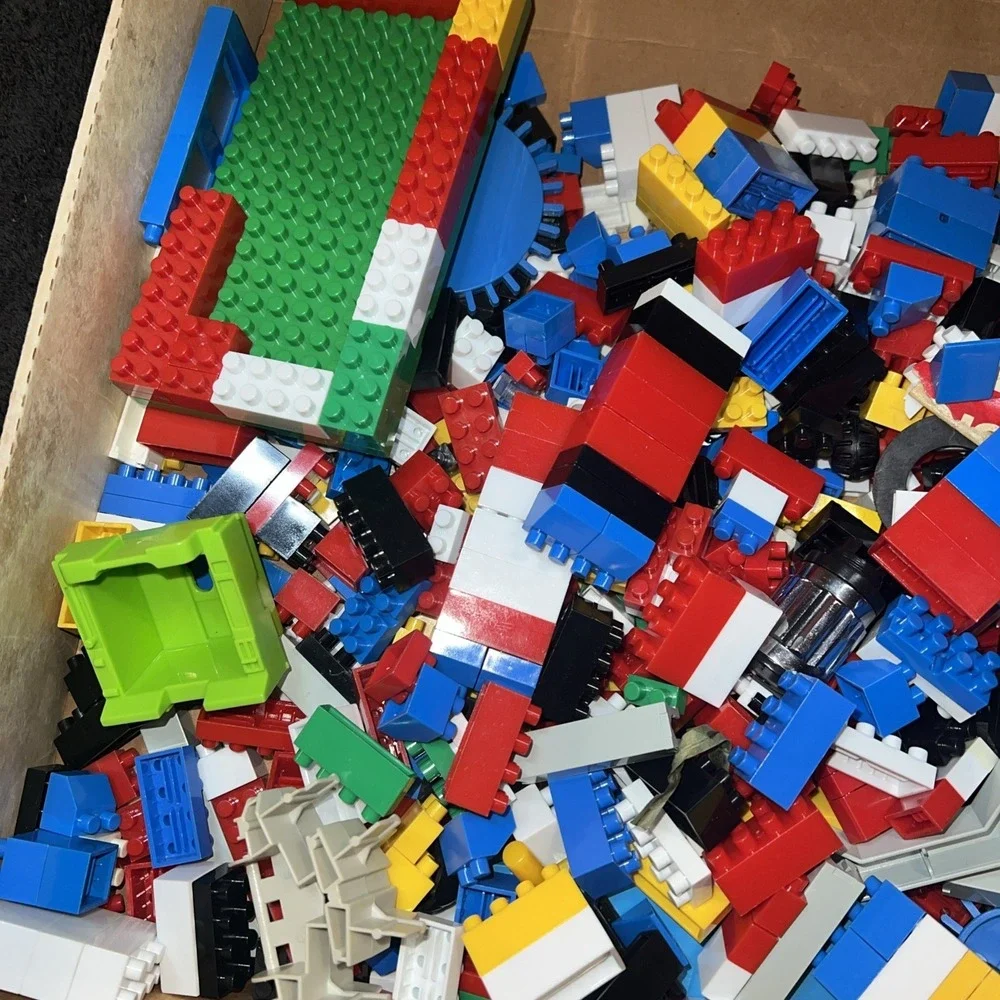 Vintage Brix Blox Build N Play 1200 Pieces Basic Buildings‎ Set 2 Figures